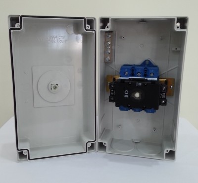 Isolator hộp nhựa IP66-67